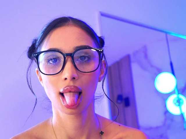 LunaBlis live webcam show