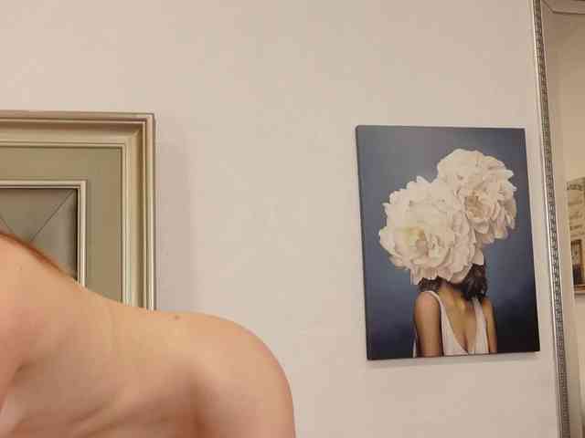 LeilaBie webcam