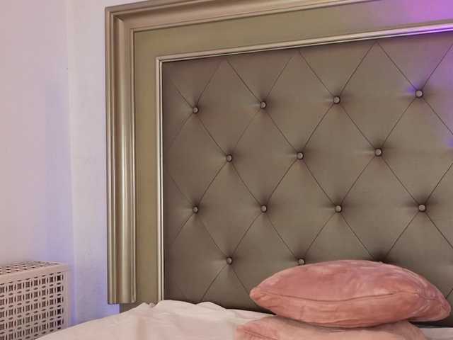 AlexxaOne live cam on BongaCams
