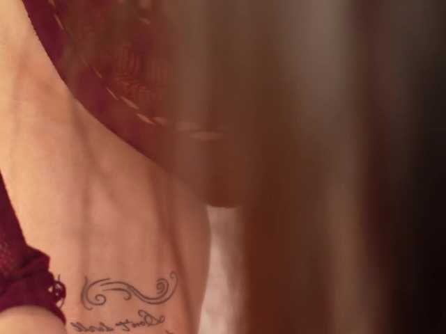 AlexxaOne live webcam show