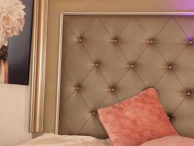 AlexxaOne live webcam show