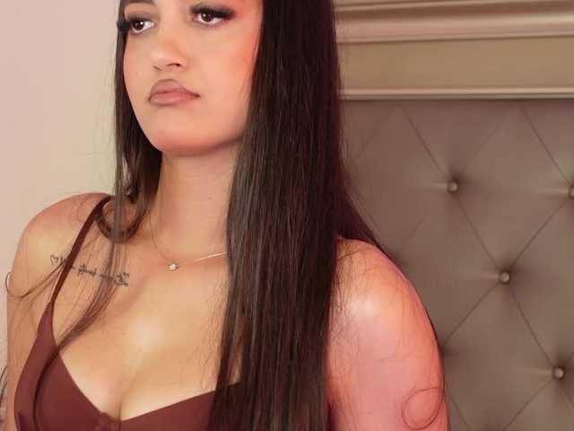 AlexxaOne live cam on BongaCams