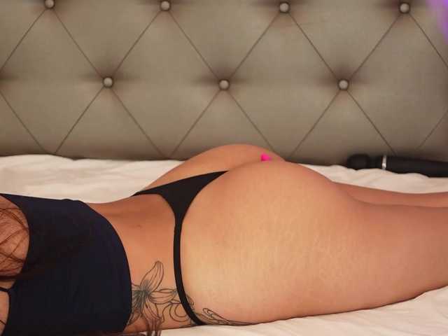 AlexxaOne live cam on BongaCams