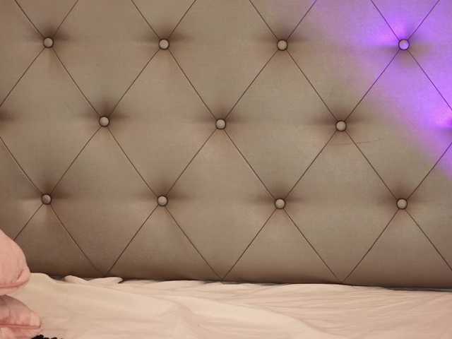 AlexxaOne live webcam show