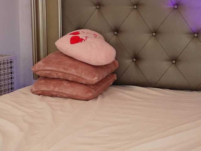 AlexxaOne live cam on BongaCams