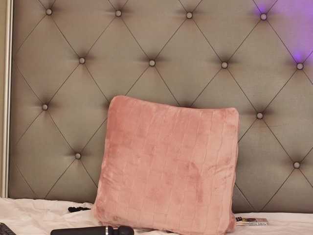AlexxaOne live webcam show