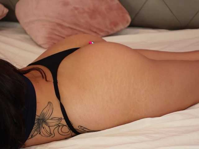 AlexxaOne live cam on BongaCams