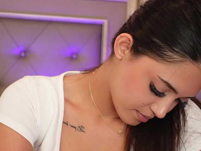 AlexxaOne live webcam show