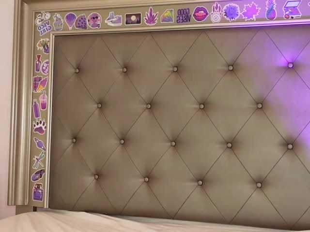 AlexxaOne live cam preview