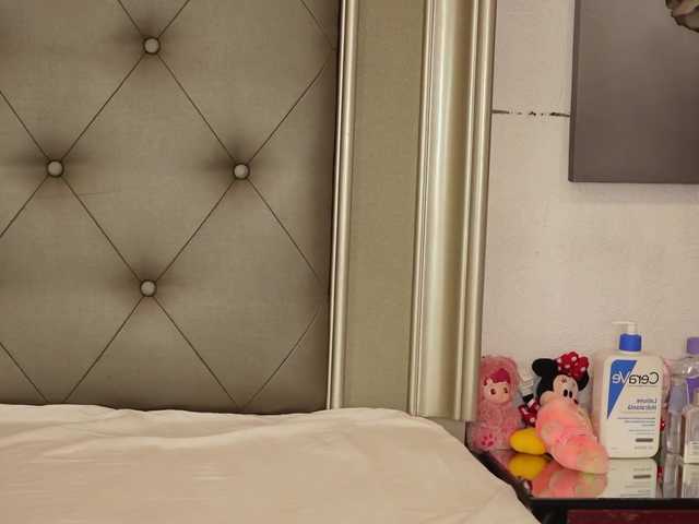 AlexxaOne live cam on BongaCams