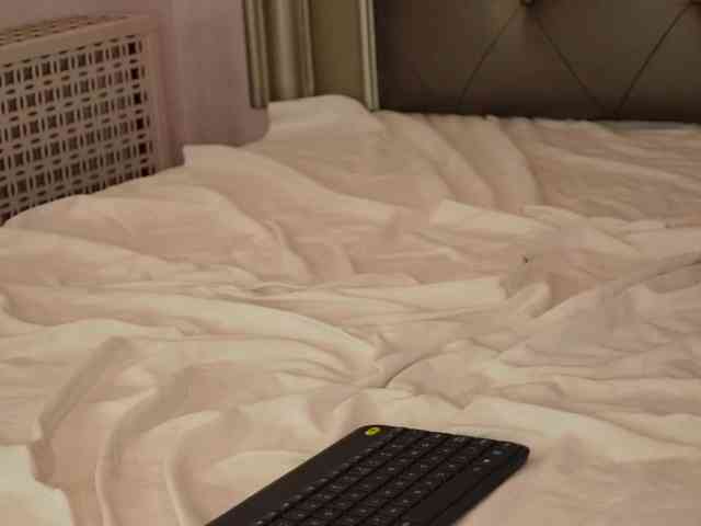 AlexxaOne webcam