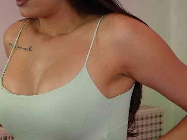 AlexxaOne webcam