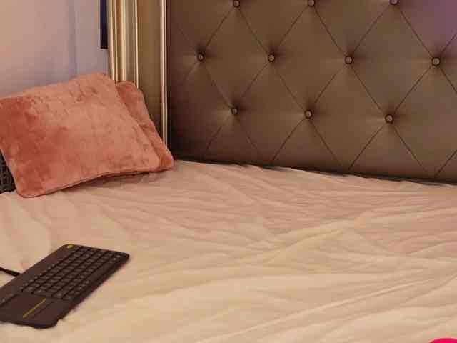 AlexxaOne webcam
