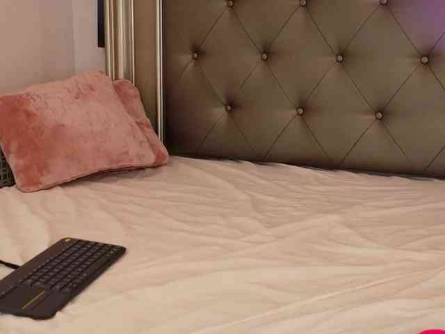 AlexxaOne webcam