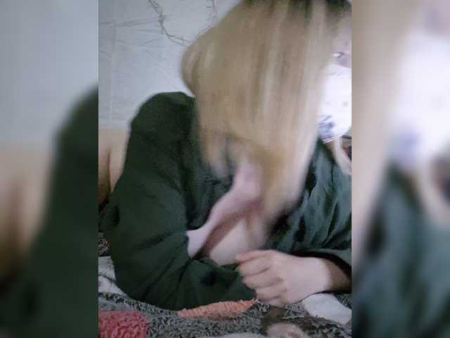 Bella-38 live cam on BongaCams