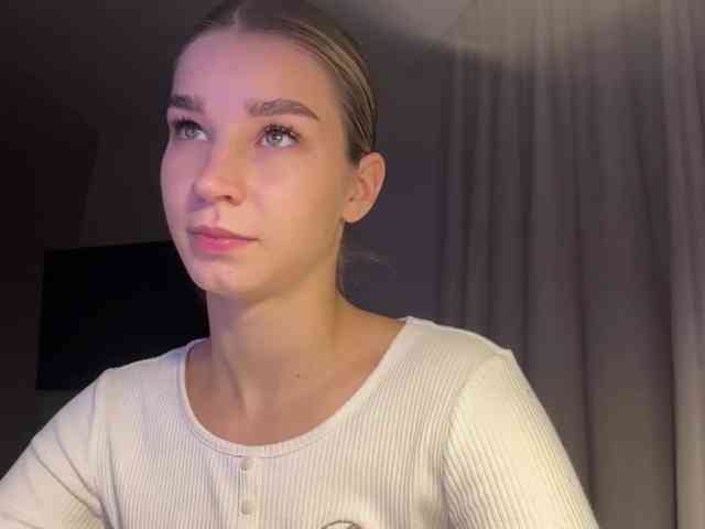 Model: TracieSebron
