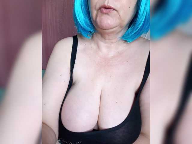 HairyStepMom live cam preview