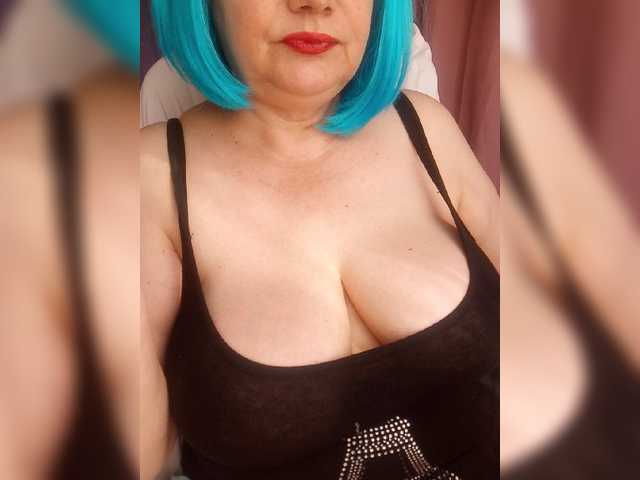 HairyStepMom live cam on BongaCams