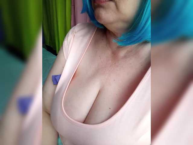 HairyStepMom live cam on BongaCams