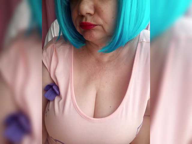 HairyStepMom live cam preview