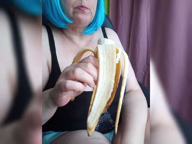 HairyStepMom live webcam show