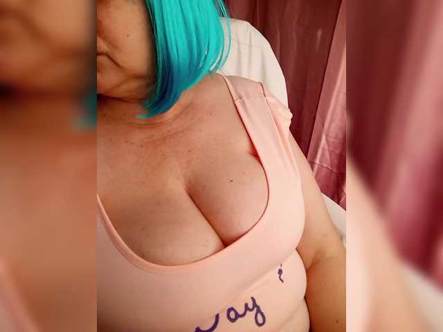 HairyStepMom live cam on BongaCams
