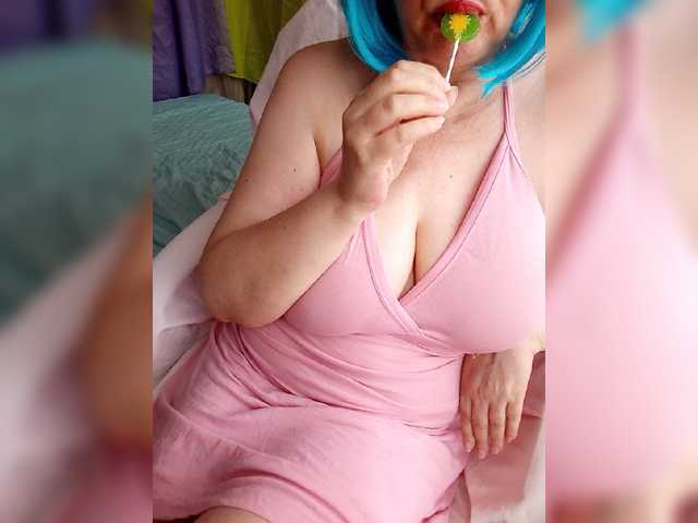 HairyStepMom live webcam show