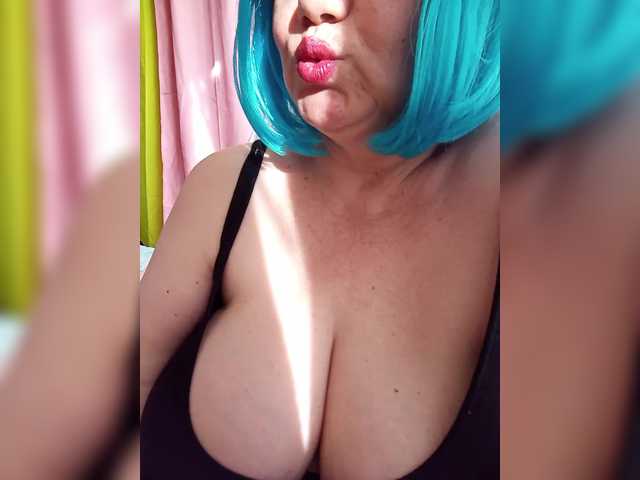 HairyStepMom live cam on BongaCams