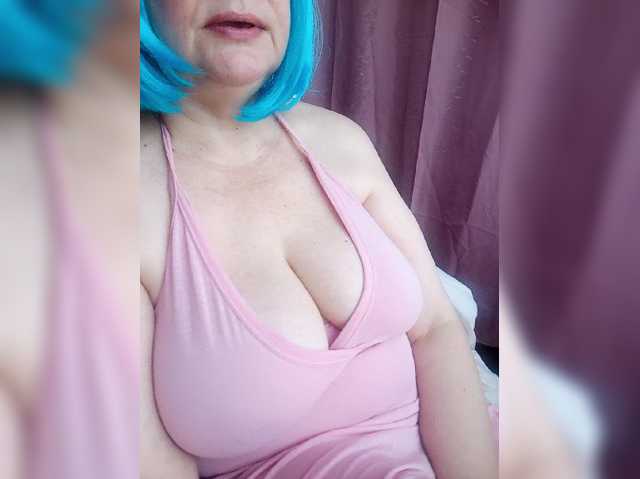 HairyStepMom live cam on BongaCams