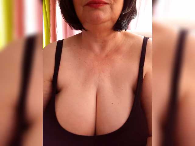 HairyStepMom live cam on BongaCams