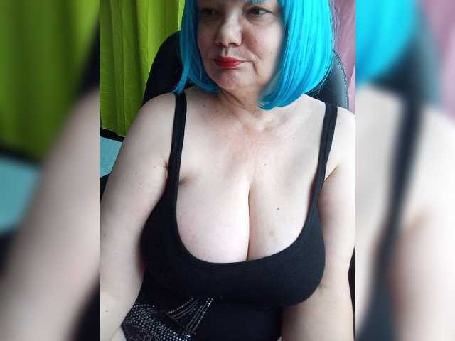 HairyStepMom live cam on BongaCams