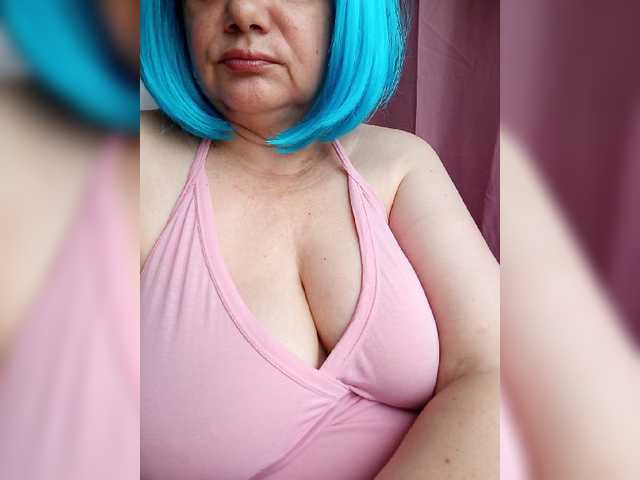 HairyStepMom live cam on BongaCams