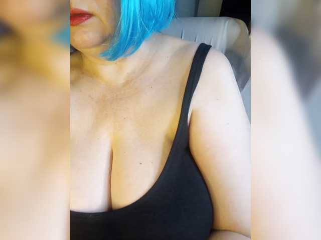 HairyStepMom live cam preview