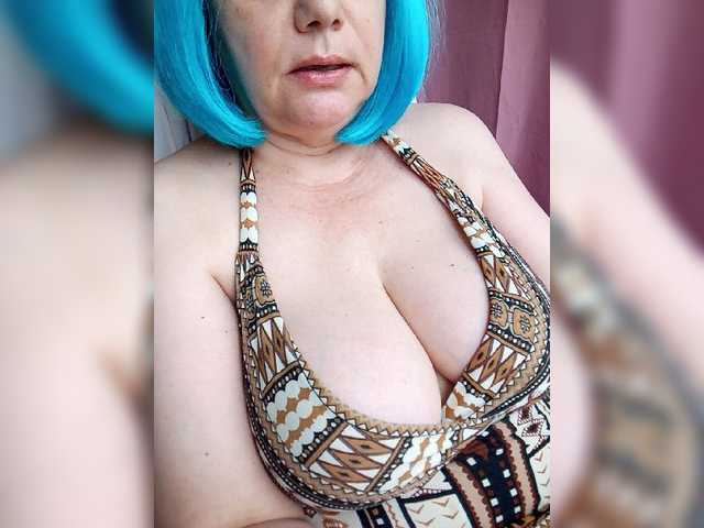 HairyStepMom live cam on BongaCams