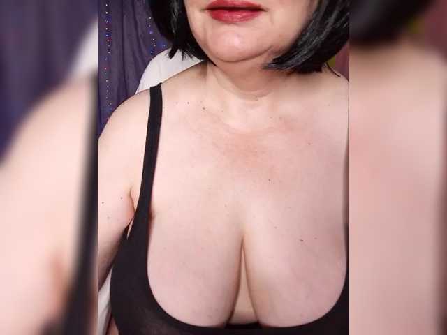 HairyStepMom live cam on BongaCams