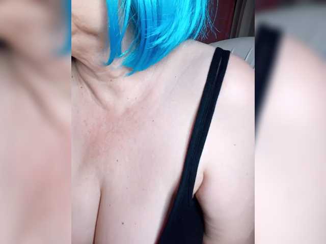 HairyStepMom live cam on BongaCams