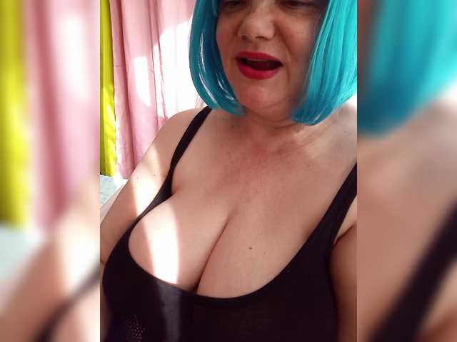 HairyStepMom live cam on BongaCams