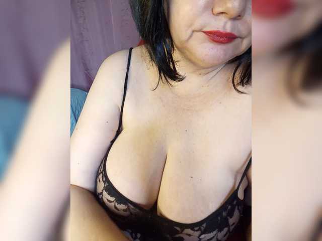 HairyStepMom live cam preview