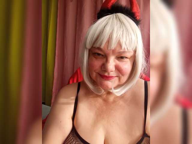 HairyStepMom live cam on BongaCams