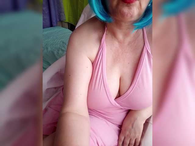 HairyStepMom live cam on BongaCams