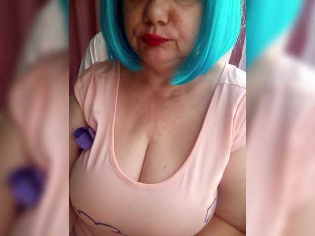 HairyStepMom live cam preview