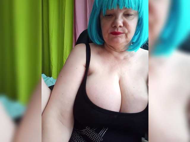 HairyStepMom live cam on BongaCams