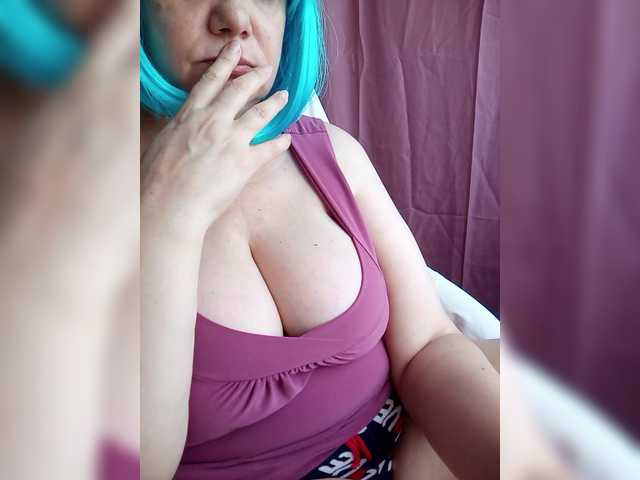 HairyStepMom live webcam show
