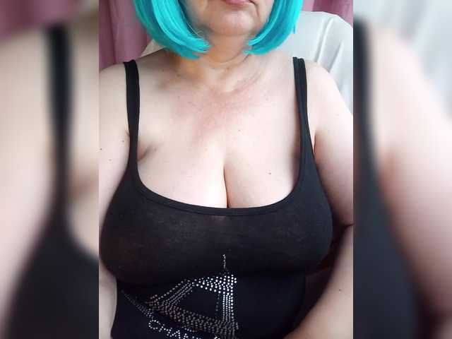 HairyStepMom live cam on BongaCams
