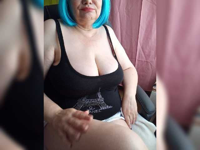 HairyStepMom live cam on BongaCams