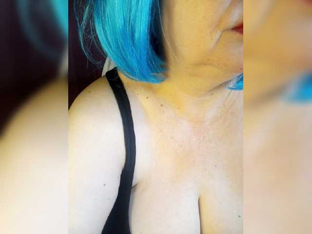 HairyStepMom live cam preview