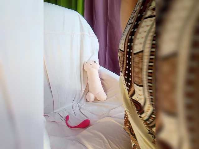 HairyStepMom live webcam show