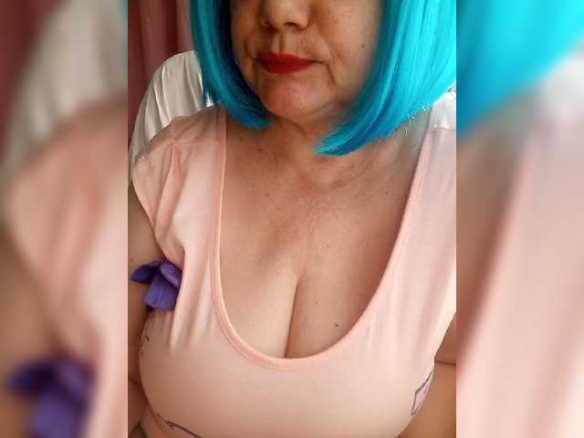 HairyStepMom live cam preview