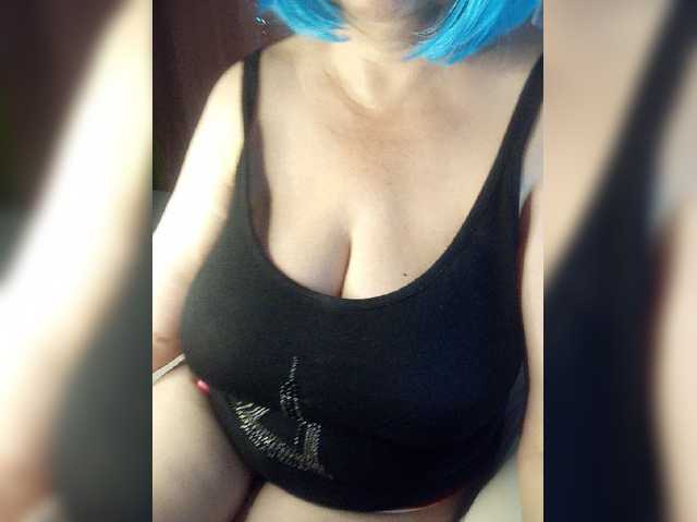 HairyStepMom live cam on BongaCams