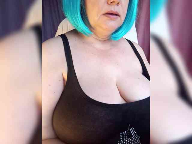 HairyStepMom webcam